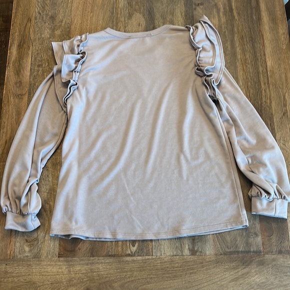 Entro Ruffle Sleeve Too - Picture 7 of 7